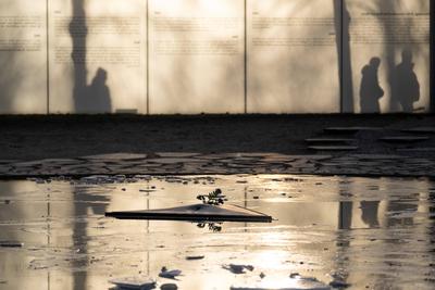Gedenken an den 79. Jahrestag der Befreiung des Konzentrationslagers Auschwitz am Denkmal f?r die im Nationalsozialismus-stock-foto