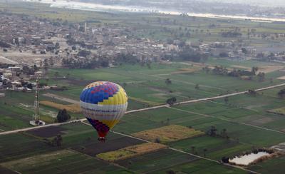 Hot air balloon tourism in Luxor, Egypt-stock-photo