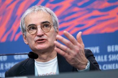 Regisseur Olivier Assayas w?hrend der Pressekonferenz zum Film Hors Du Temps anl?sslich der 74. Internationalen Filmfest-stock-foto