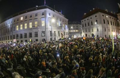 20250109 Kundgebung gegen rechtsextremen Bundeskanzler-stock-photo