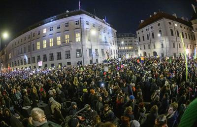 20250109 Kundgebung gegen rechtsextremen Bundeskanzler-stock-photo