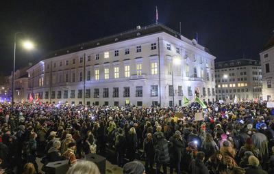 20250109 Kundgebung gegen rechtsextremen Bundeskanzler-stock-photo