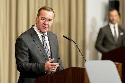 Ukraine Defense Contact Group meeting Ramstein-stock-foto