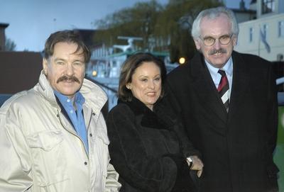 G?tz George, Monika Piel und Ulrich Deppendorf (v.li.) 03/07 thg G?tz George, Monika Piel und Ulrich Deppendorf (v.li.)-stock-foto