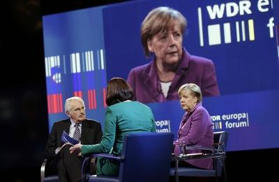 Bundeskanzlerin Angela Merkel, CDU, Moderation: Ulrich Deppendorf, Leiter ARD-Hauptstadtstudio Berlin, und Sonia Seymou-stock-foto