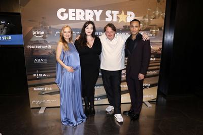 Caro Cult, Franziska Winkler, Sascha Nathan, Noah Tinwa-stock-foto