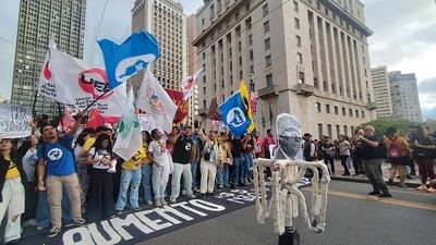 Mpl demonstration against fare hike-stock-foto