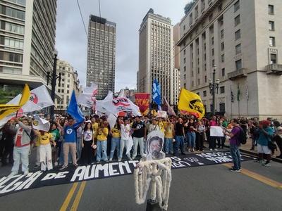 Mpl demonstration against fare hike-stock-foto