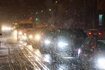 Leipzig - Starker Schneefall und Gl?tte: Neuschnee f?hrt zu Vekehrsproblemen in Leipzig!-stock-foto
