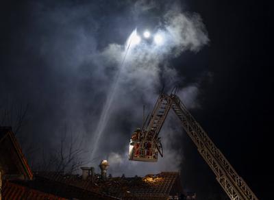 10.01.2025, Brand in Parkhaus-stock-foto