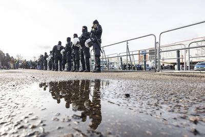 Tausende protestieren gegen AfD-Bundesparteitag in Riesa-stock-photo
