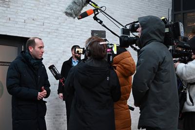 Bundesvorstandsklausur der CDU Deutschlands in Hamburg - Generalsekret?r Carsten Linnemann gibt vor Beginn der Klausurtagung ein Statement ab. Hamburg, der 10.01.2025-stock-foto