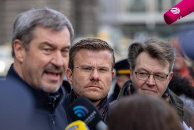 Markus S?der und Joachim Herrmann pr?sentieren Sicherheitsma?nahmen der ?Offensive Sichere Bahnh?fe? am N?rnberger Hauptbahnhof, 10.01.2025-stock-foto