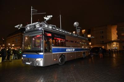 Gefangenentransporter wirbt fuer AfD-Verbot-stock-photo