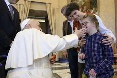 ITALY - POPE FRANCIS  RECEIVES IN PRIVATE AUDIENCE EXECUTIVES OF CONGRES MISSION AT  THE  VATICAN - 2025/1/10-stock-photo