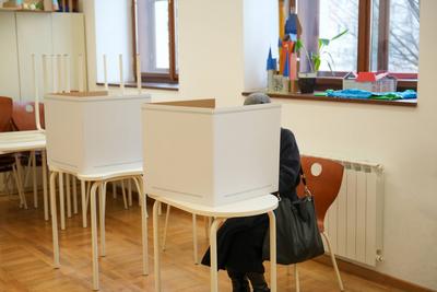 Kroatien: Stichwahl / Zweite Runde Pr?sidentschaftswahl, 2024/2025 - Zagreb, Kroatien *** Croatia Run-off second round p-stock-photo