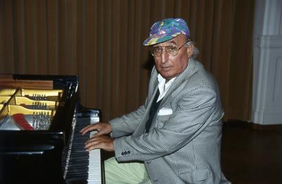 FRIEDRICH GULDA Friedrich Gulda, ?sterreichischer Pianist, Komponist und Jazz-Musiker, am Fl?gel, 1993. Friedrich Gulda,-stock-foto