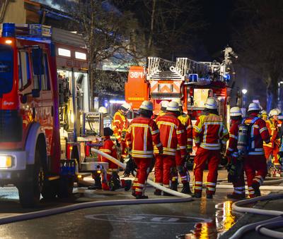 10.01.2025, Brand in Parkhaus-stock-foto