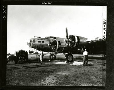 RECORD DATE NOT STATED Project 20 - Operation Greenhouse (Enewetak) Test Activities. Washing Down B-17 Drone After Easy.-stock-foto