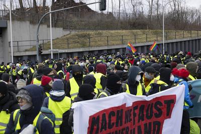 Strassenblockaden gegen AfD-Bundesparteitag in Riesa-stock-photo