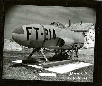 RECORD DATE NOT STATED Project 20 - Operation Greenhouse (Enewetak) Test Activities. Proj. 8.2A (F-80 Fuselage) on Mijik-stock-foto