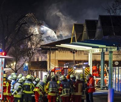 10.01.2025, Brand in Parkhaus-stock-foto