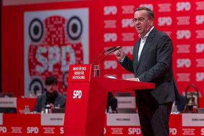 Au?erordentlicher Bundesparteitag der SPD im CityCube Berlin vor Neuwahl des Bundestages-stock-foto