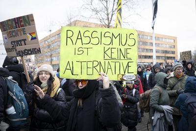 Tausende protestieren gegen AfD-Bundesparteitag in Riesa-stock-photo