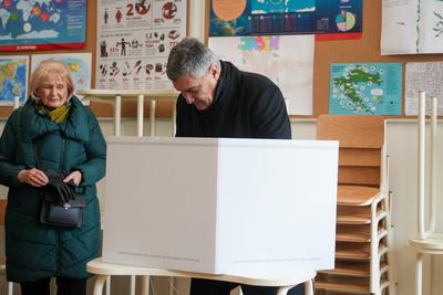 Kroatien: Stichwahl / Zweite Runde Pr?sidentschaftswahl, 2024/2025 - Zagreb, Kroatien; Pr?sident und Spitzenkandidat Zor-stock-photo