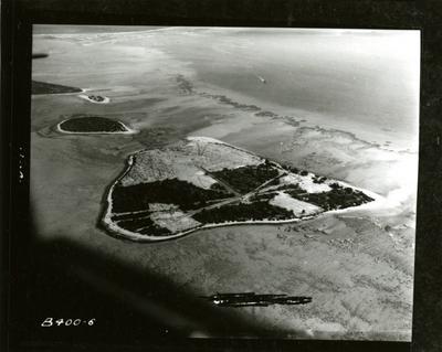 RECORD DATE NOT STATED Project 20 - Operation Greenhouse (Enewetak) Test Activities. Aerial View of DrifrilbwiJ and Boka-stock-foto