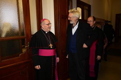 Bischof Wolfgang Ipolt und Matthias Theodor Vogt beim Neujahrsempfang des Bischofs des Bistum G?rlitz, Wolfgang Ipolt im-stock-foto