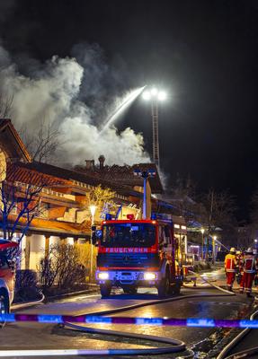 10.01.2025, Brand in Parkhaus-stock-foto