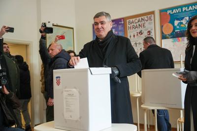 Kroatien: Stichwahl / Zweite Runde Pr?sidentschaftswahl, 2024/2025 - Zagreb, Kroatien; Pr?sident und Spitzenkandidat Zor-stock-photo