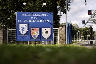 Verdacht auf Sabotage an der Luftwaffenkaserne K?ln Wahn am Flughafen K?ln Bonn. Am Mittwoch wurde die Kaserne abgeriege-stock-foto
