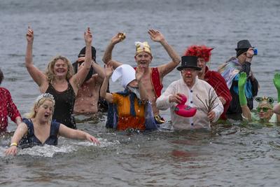 39. Winterschwimmen in Berlin-stock-foto