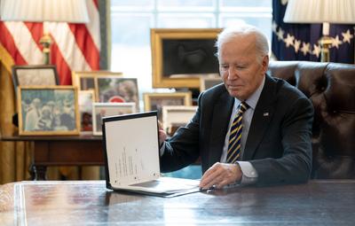 Biden Wildfire Response-stock-photo