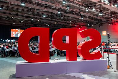 Au?erordentlicher Bundesparteitag der SPD vor Neuwahl des Bundestages, Berlin, 11.01.2025-stock-foto