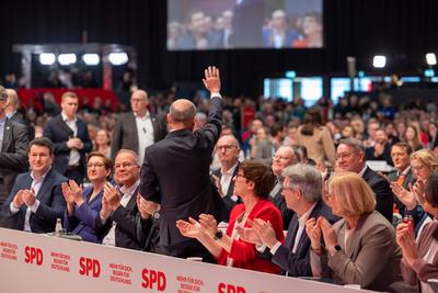 Au?erordentlicher Bundesparteitag der SPD im CityCube Berlin vor Neuwahl des Bundestages-stock-foto