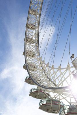 Detailansicht des Riesenrades London Eye mit Metallstruktur und Kapseln-stock-photo