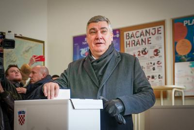 Kroatien: Stichwahl / Zweite Runde Pr?sidentschaftswahl, 2024/2025 - Zagreb, Kroatien; Pr?sident und Spitzenkandidat Zor-stock-photo