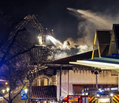 10.01.2025, Brand in Parkhaus-stock-foto