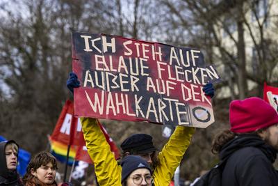 Tausende protestieren gegen AfD-Bundesparteitag in Riesa-stock-photo