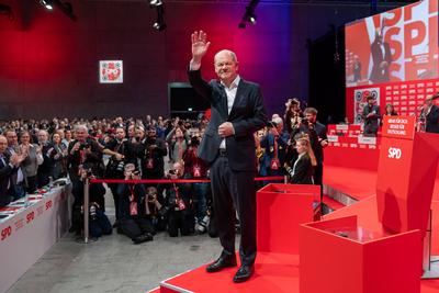 Au?erordentlicher Bundesparteitag der SPD im CityCube Berlin vor Neuwahl des Bundestages-stock-foto