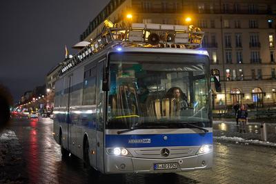 Gefangenentransporter wirbt fuer AfD-Verbot-stock-photo