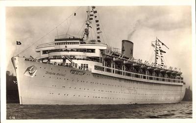 KDF Dampfschiff Wilhelm Gustloff in Fahnenschmuck AUFNAHMEDATUM GESCH?TZT-stock-foto