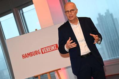 Peter Tschentscher und die SPD Hamburg stellen ihre Wahlkampagne 2025 vor-stock-foto