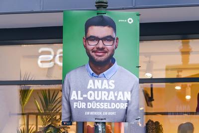 D?sseldorf 11.01.2025 Wahlkampf Wahlkampfplakat Bundestagswahl Wahlplakat Bundestagswahlplakat Die Gr?nen Anas Al-Qura?-stock-foto