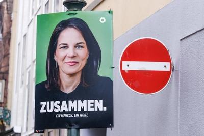 D?sseldorf 11.01.2025 Wahlkampf Wahlkampfplakat Bundestagswahl Wahlplakat Bundestagswahlplakat Die Gr?nen Annalena Baerb-stock-foto