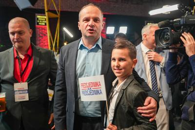 Kroatien: Stichwahl / Zweite Runde Pr?sidentschaftswahl, 2024/2025 - Wahlparty des Pr?sidenten und Spitzenkandidaten Zor-stock-photo
