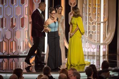Maura Tierney accepts the Golden Globe Award for BEST PERFORMANCE BY AN ACTRESS IN A SUPPORTING ROLE-stock-foto